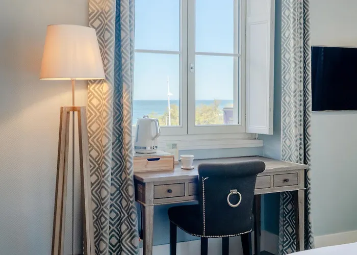 Hotel Restaurant de l'Océan - Coeur de ville, proche Grande Plage et Port Vieux Biarritz